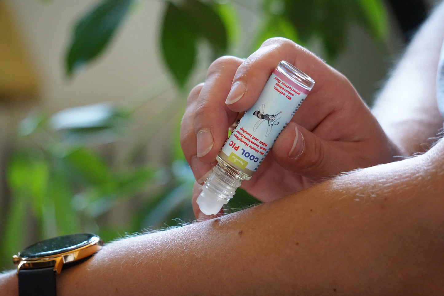 Cool Pic Insect Bite Roll On ideal skin care after insect bites 10ml cools and soothes