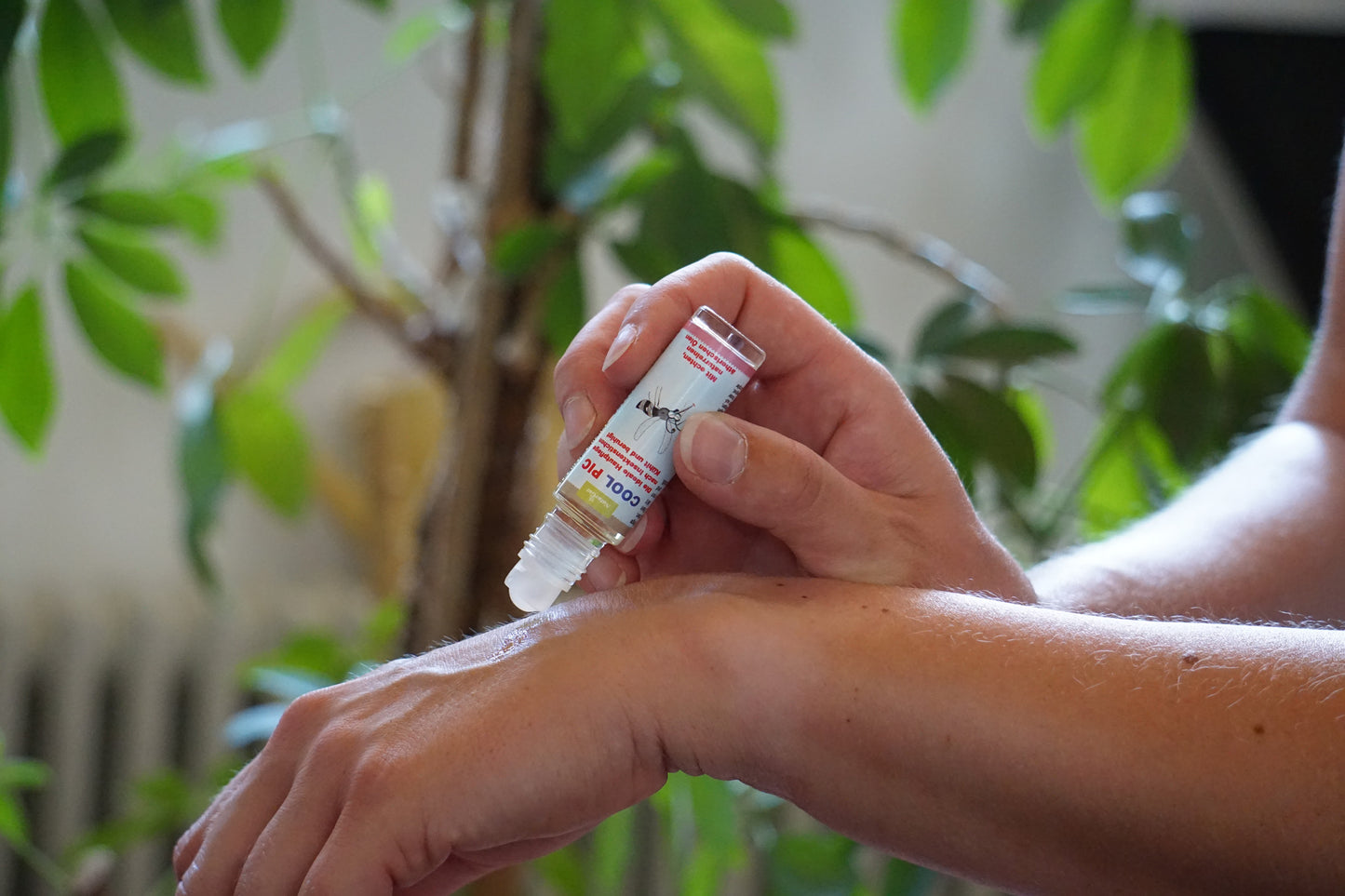Cool Pic Insect Bite Roll On ideal skin care after insect bites 10ml cools and soothes