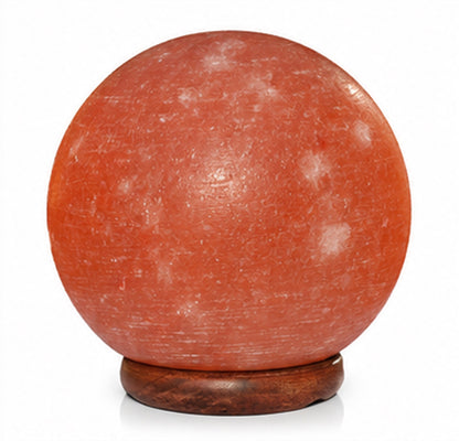 NaturGut Kristallsalz-Lampe Kugel 3–5 kg mit Elektrik & Holzsockel | Runde Himalaya Salzlampe | Handgefertigte Salzkristall-Lampe | Warmes Ambiente Licht für Wohnzimmer, Schlafzimmer, Yoga & Meditation